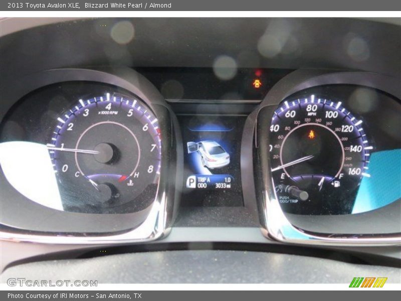 Blizzard White Pearl / Almond 2013 Toyota Avalon XLE