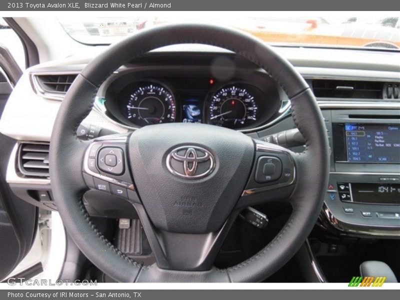 Blizzard White Pearl / Almond 2013 Toyota Avalon XLE
