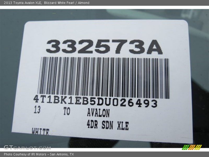 Blizzard White Pearl / Almond 2013 Toyota Avalon XLE