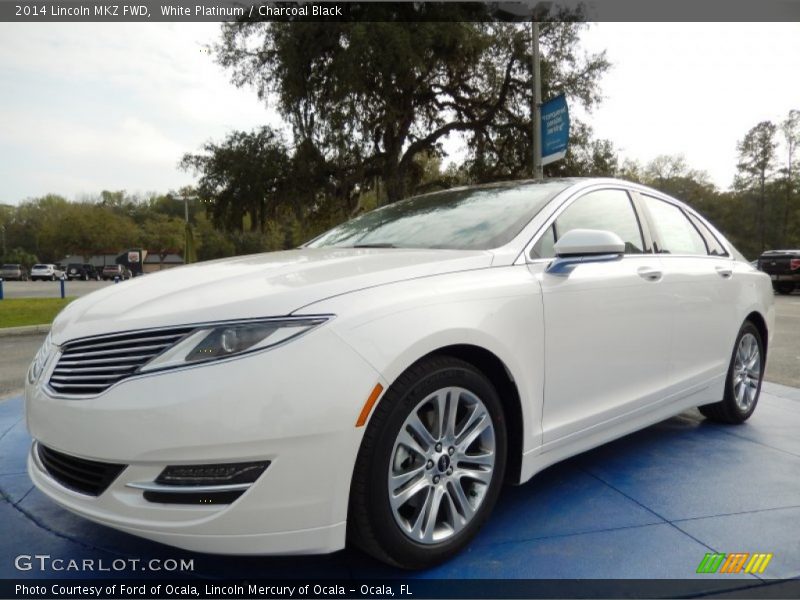 Front 3/4 View of 2014 MKZ FWD