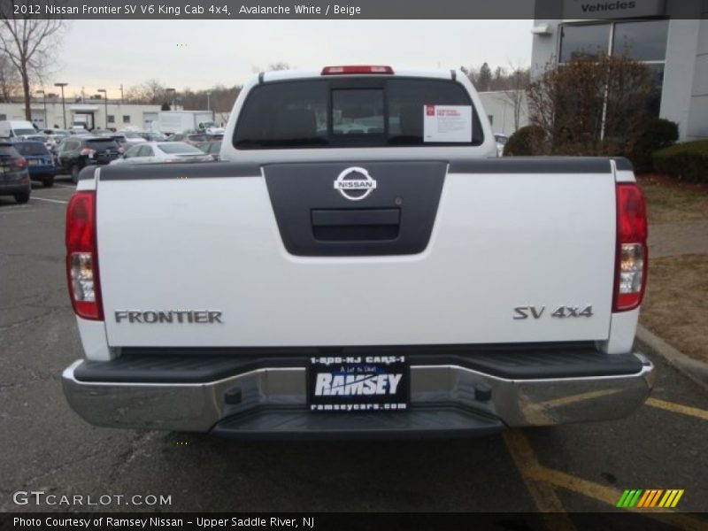 Avalanche White / Beige 2012 Nissan Frontier SV V6 King Cab 4x4