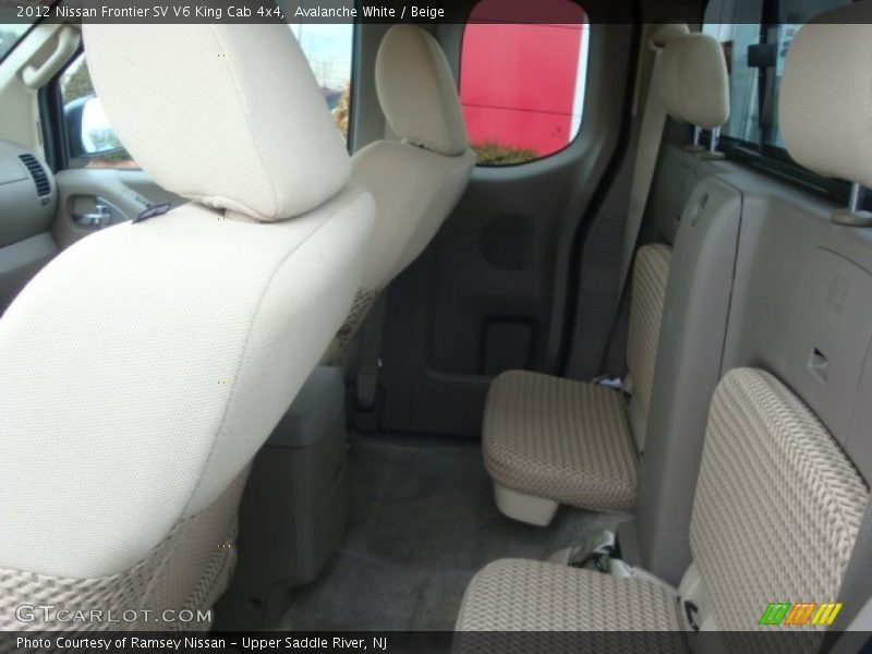 Avalanche White / Beige 2012 Nissan Frontier SV V6 King Cab 4x4