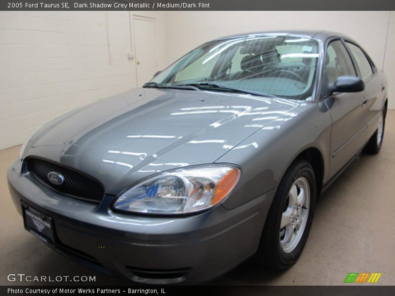 Dark Shadow Grey Metallic / Medium/Dark Flint 2005 Ford Taurus SE