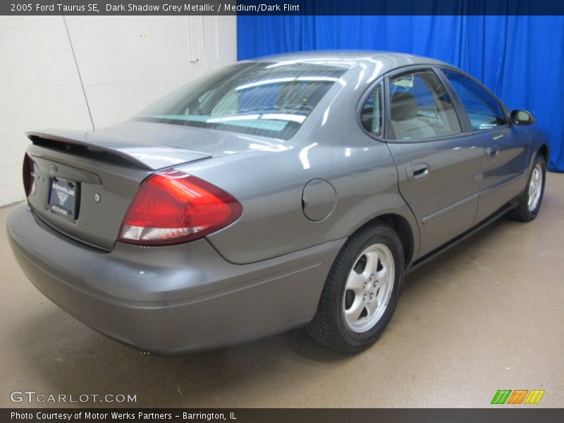 Dark Shadow Grey Metallic / Medium/Dark Flint 2005 Ford Taurus SE