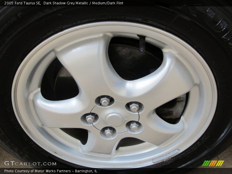 Dark Shadow Grey Metallic / Medium/Dark Flint 2005 Ford Taurus SE
