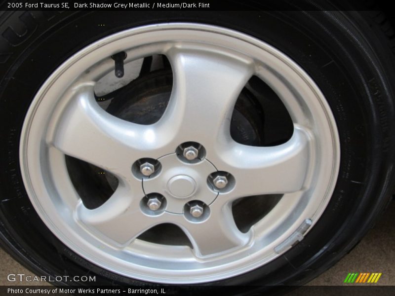 Dark Shadow Grey Metallic / Medium/Dark Flint 2005 Ford Taurus SE