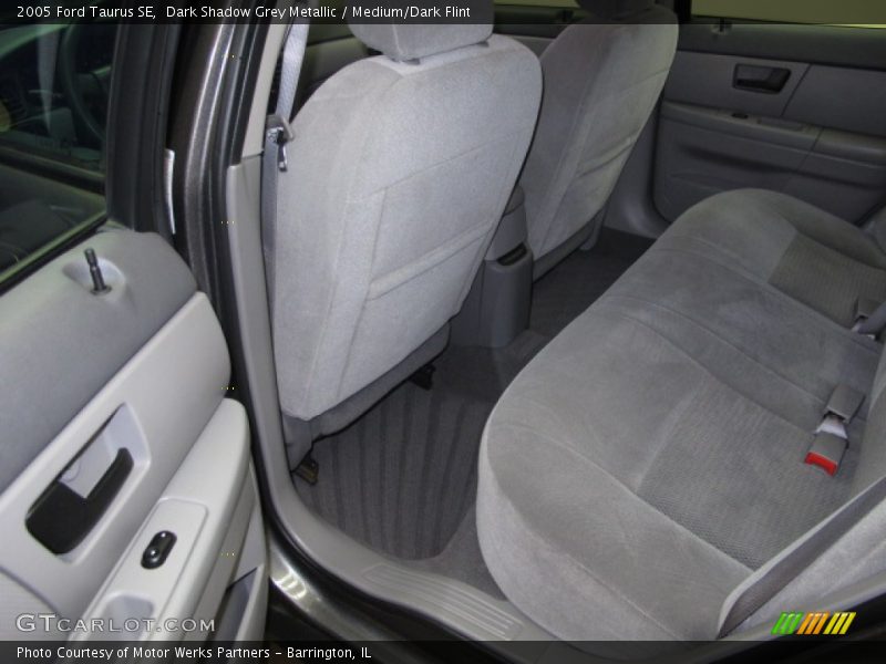 Dark Shadow Grey Metallic / Medium/Dark Flint 2005 Ford Taurus SE
