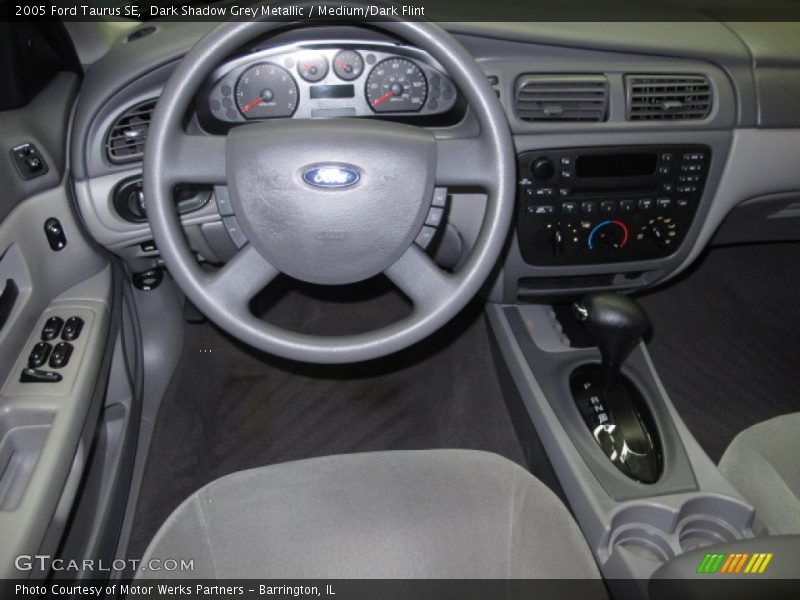 Dark Shadow Grey Metallic / Medium/Dark Flint 2005 Ford Taurus SE