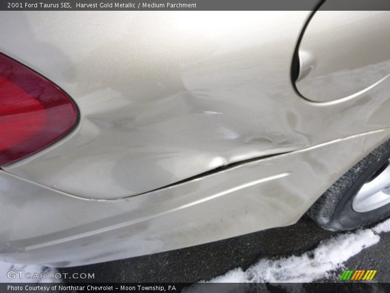Harvest Gold Metallic / Medium Parchment 2001 Ford Taurus SES