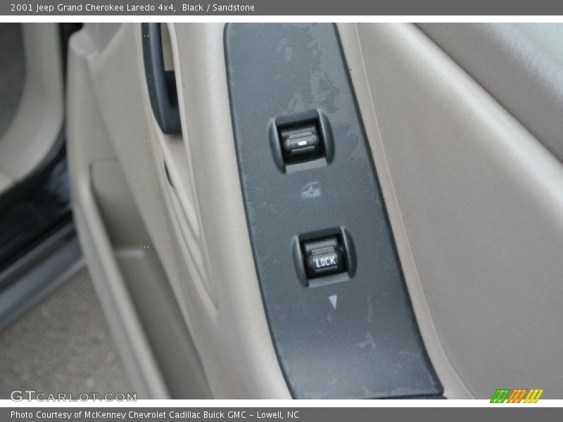 Black / Sandstone 2001 Jeep Grand Cherokee Laredo 4x4