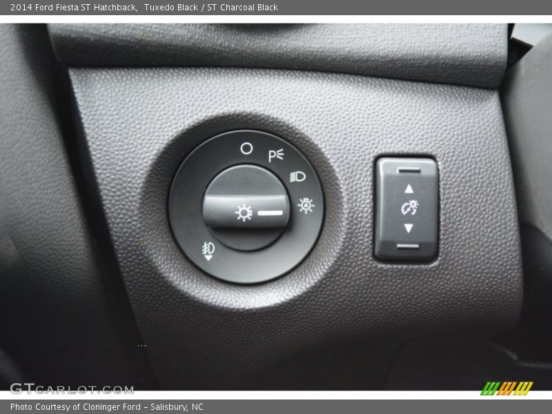 Tuxedo Black / ST Charcoal Black 2014 Ford Fiesta ST Hatchback