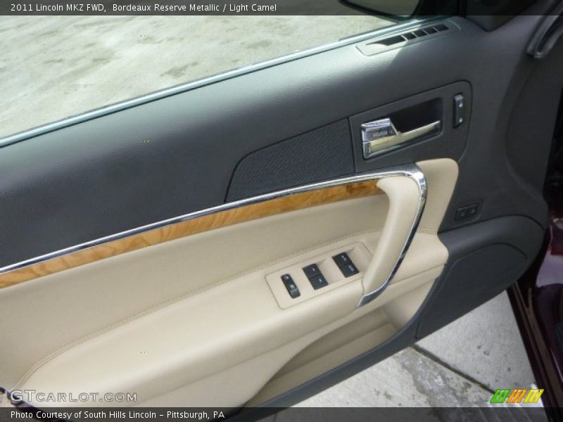 Bordeaux Reserve Metallic / Light Camel 2011 Lincoln MKZ FWD