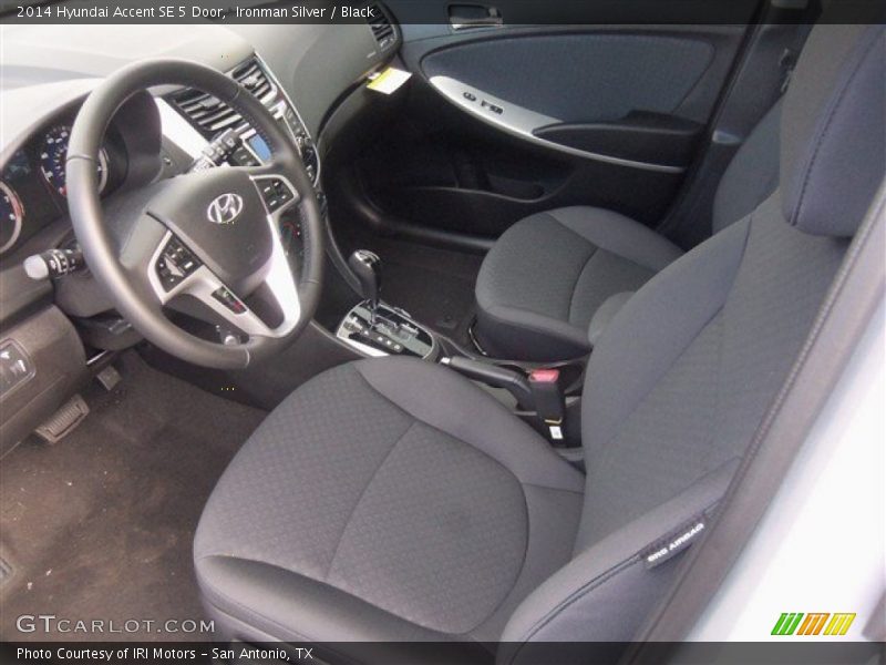  2014 Accent SE 5 Door Black Interior