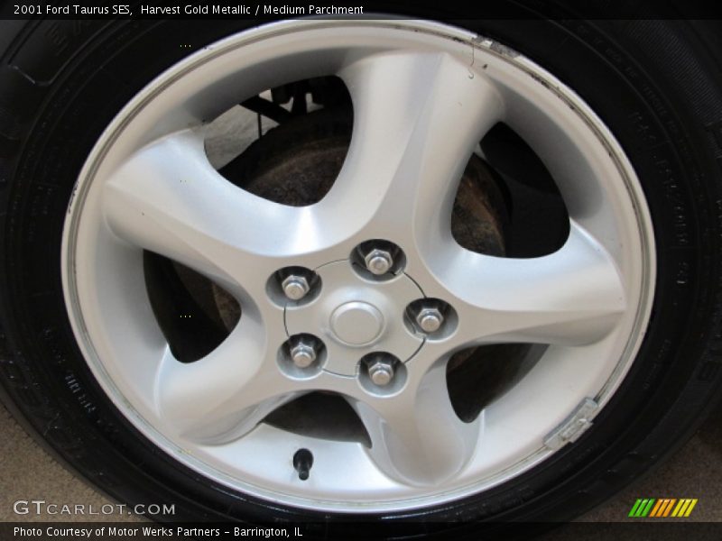 Harvest Gold Metallic / Medium Parchment 2001 Ford Taurus SES