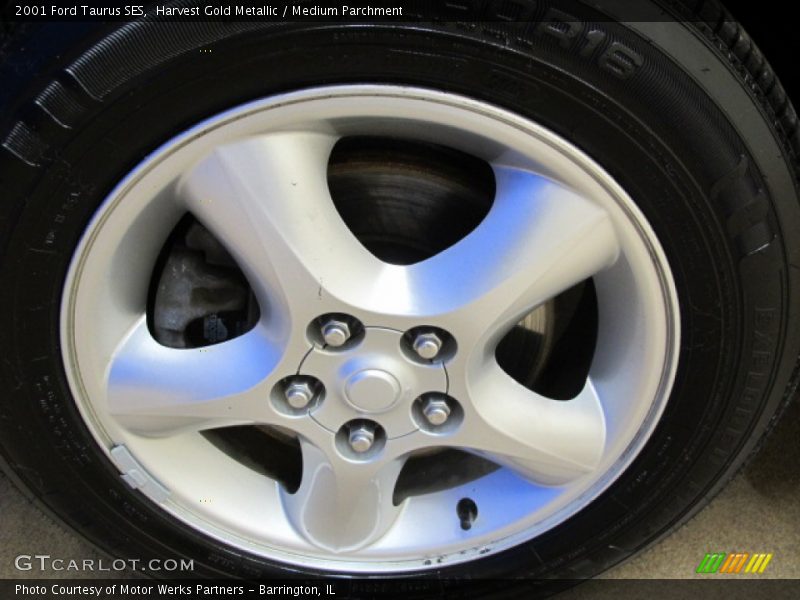 Harvest Gold Metallic / Medium Parchment 2001 Ford Taurus SES