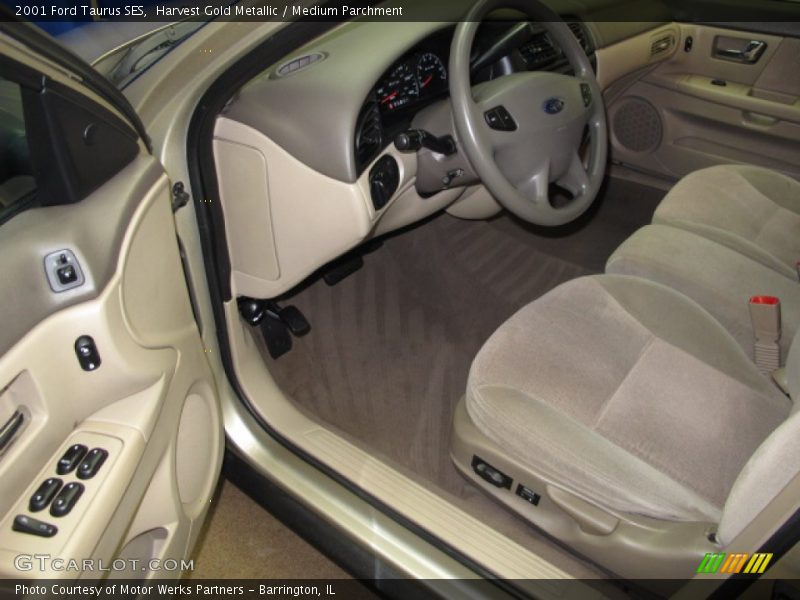 Harvest Gold Metallic / Medium Parchment 2001 Ford Taurus SES