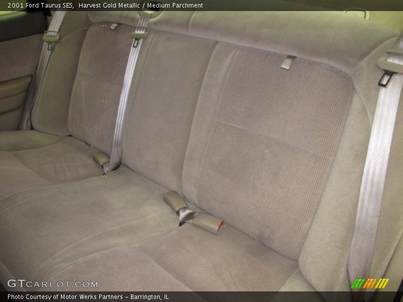 Harvest Gold Metallic / Medium Parchment 2001 Ford Taurus SES