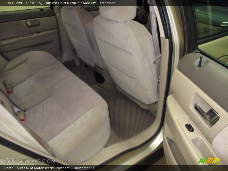 Harvest Gold Metallic / Medium Parchment 2001 Ford Taurus SES