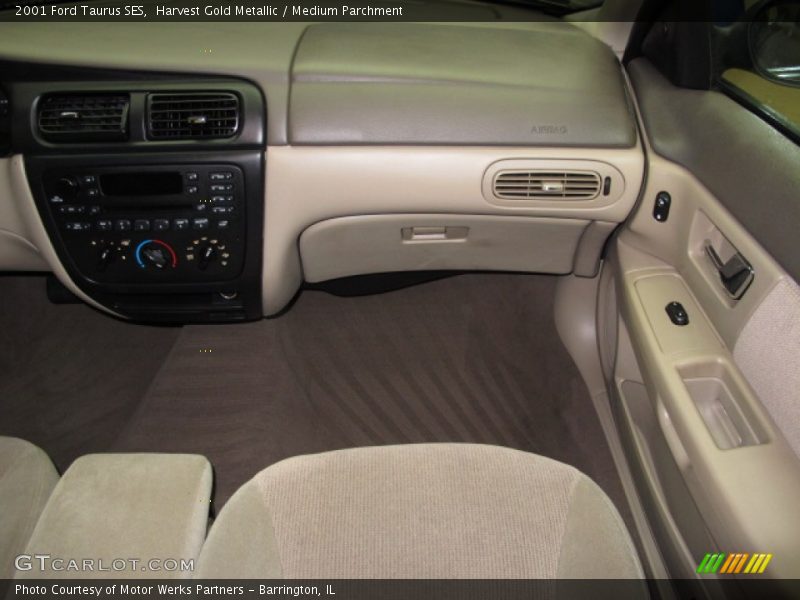 Harvest Gold Metallic / Medium Parchment 2001 Ford Taurus SES