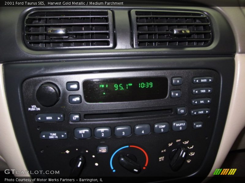Harvest Gold Metallic / Medium Parchment 2001 Ford Taurus SES