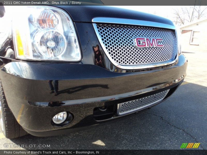 Onyx Black / Ebony 2011 GMC Yukon Denali AWD