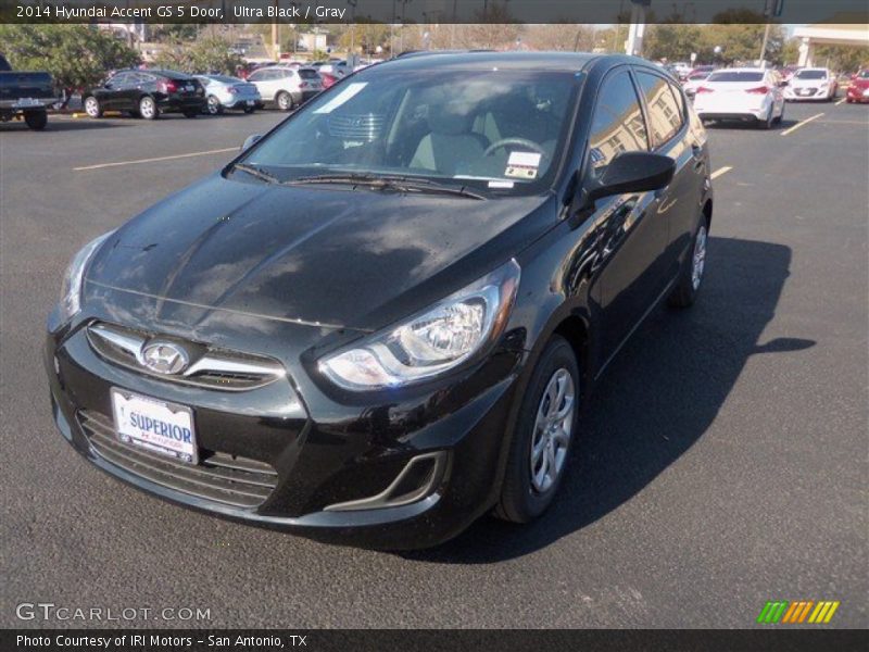 Ultra Black / Gray 2014 Hyundai Accent GS 5 Door