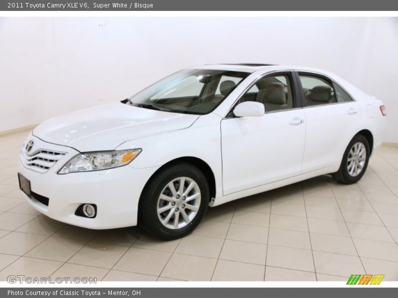 Super White / Bisque 2011 Toyota Camry XLE V6
