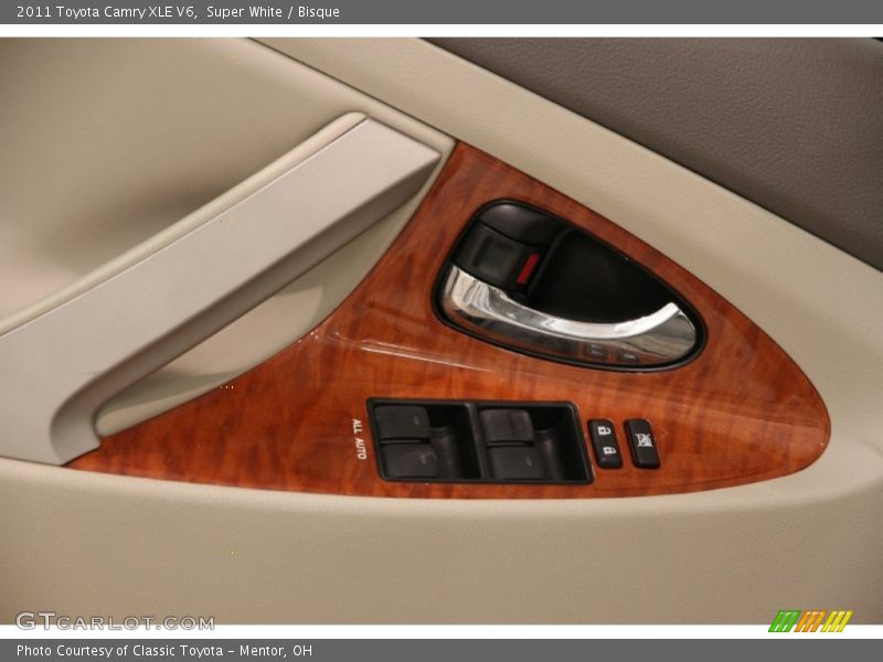 Super White / Bisque 2011 Toyota Camry XLE V6