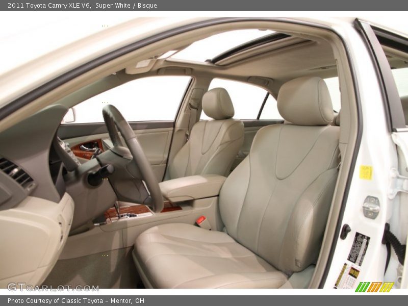Super White / Bisque 2011 Toyota Camry XLE V6