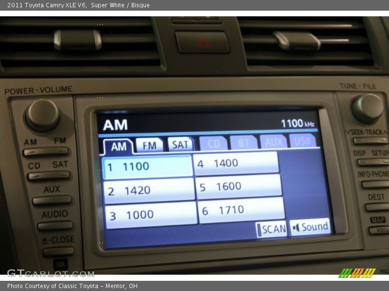 Super White / Bisque 2011 Toyota Camry XLE V6