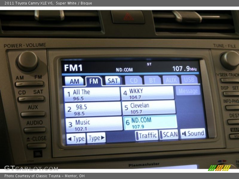 Super White / Bisque 2011 Toyota Camry XLE V6