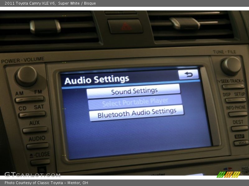Super White / Bisque 2011 Toyota Camry XLE V6