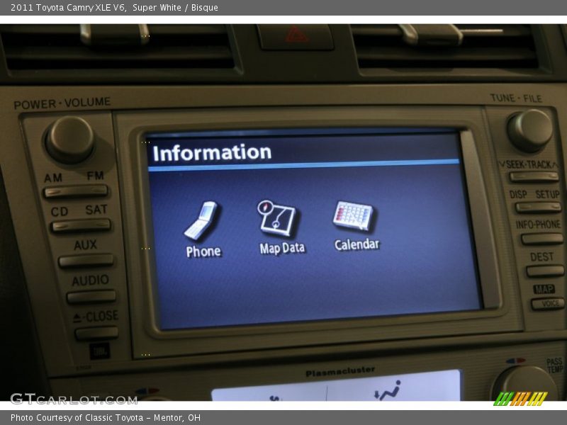 Super White / Bisque 2011 Toyota Camry XLE V6