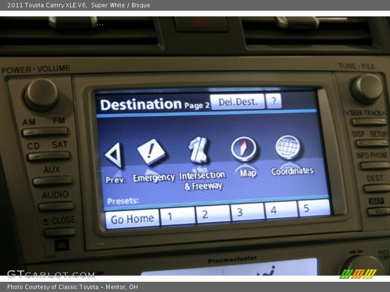 Super White / Bisque 2011 Toyota Camry XLE V6