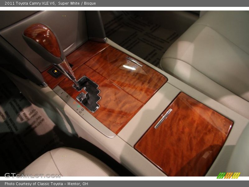 Super White / Bisque 2011 Toyota Camry XLE V6