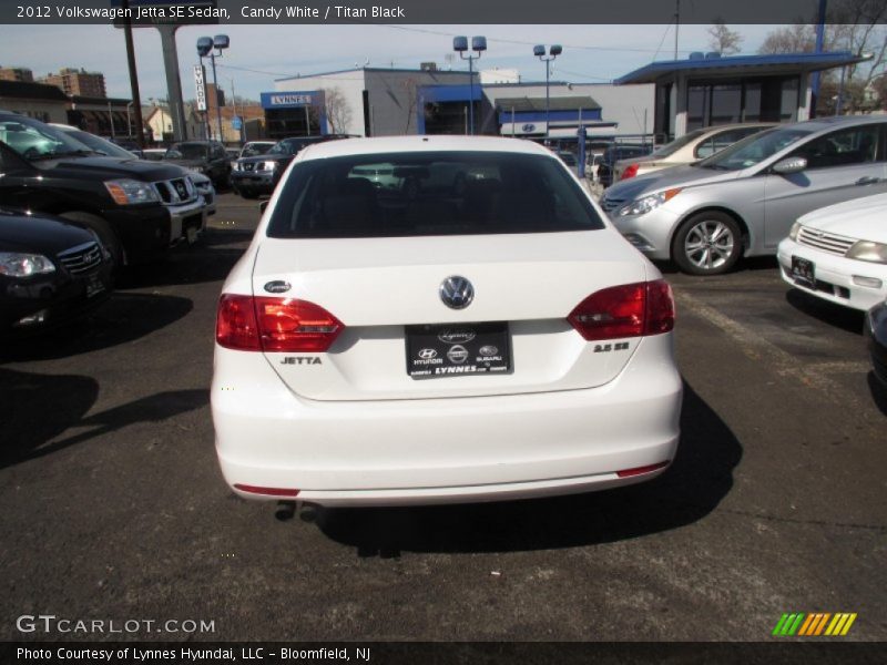 Candy White / Titan Black 2012 Volkswagen Jetta SE Sedan