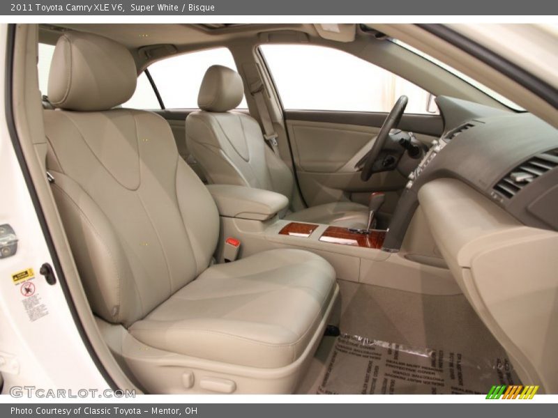 Super White / Bisque 2011 Toyota Camry XLE V6