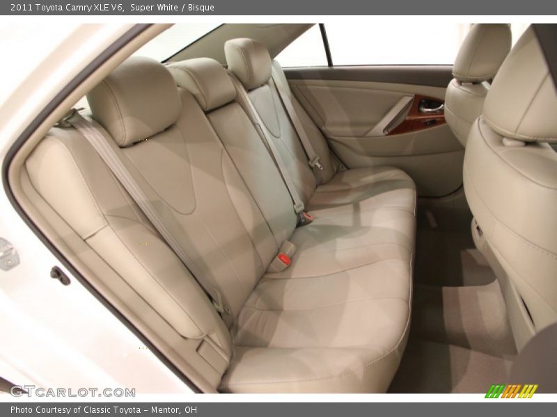 Super White / Bisque 2011 Toyota Camry XLE V6