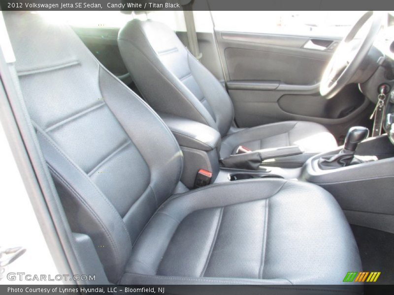 Candy White / Titan Black 2012 Volkswagen Jetta SE Sedan