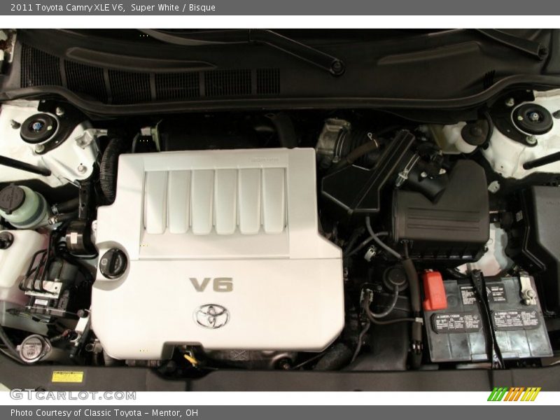 Super White / Bisque 2011 Toyota Camry XLE V6