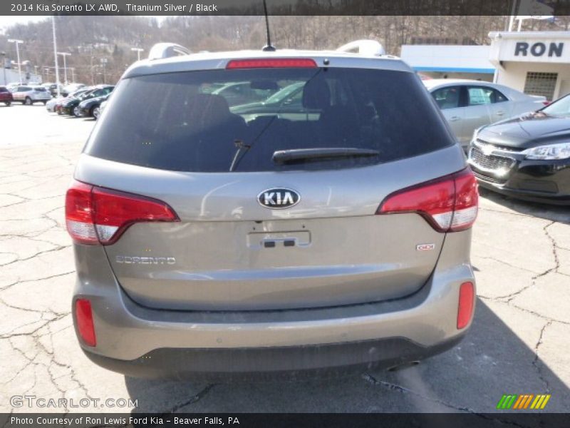 Titanium Silver / Black 2014 Kia Sorento LX AWD
