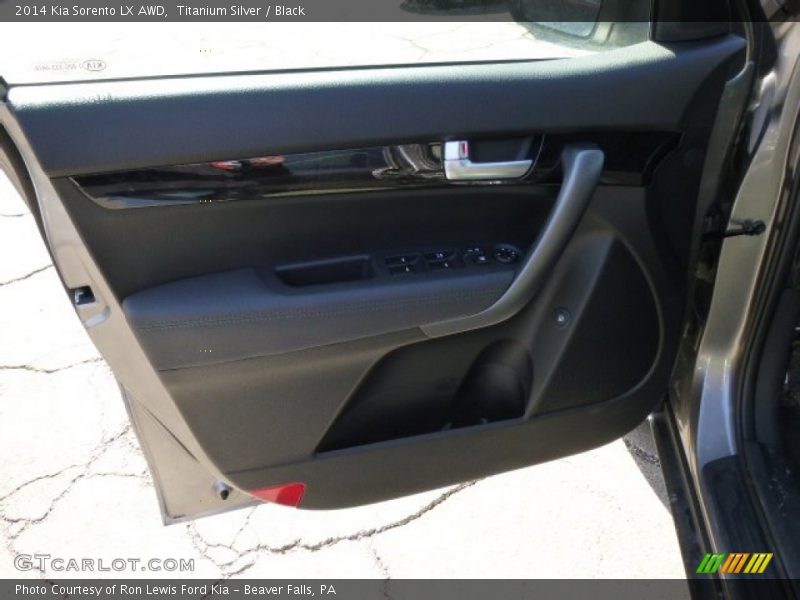 Titanium Silver / Black 2014 Kia Sorento LX AWD