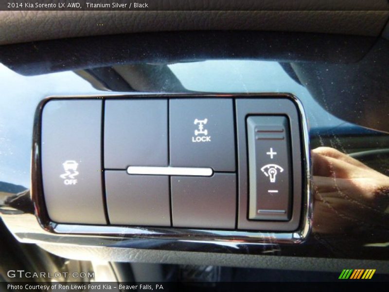 Titanium Silver / Black 2014 Kia Sorento LX AWD