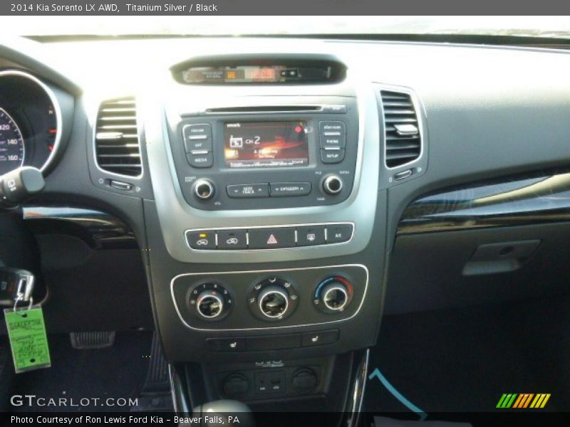 Titanium Silver / Black 2014 Kia Sorento LX AWD