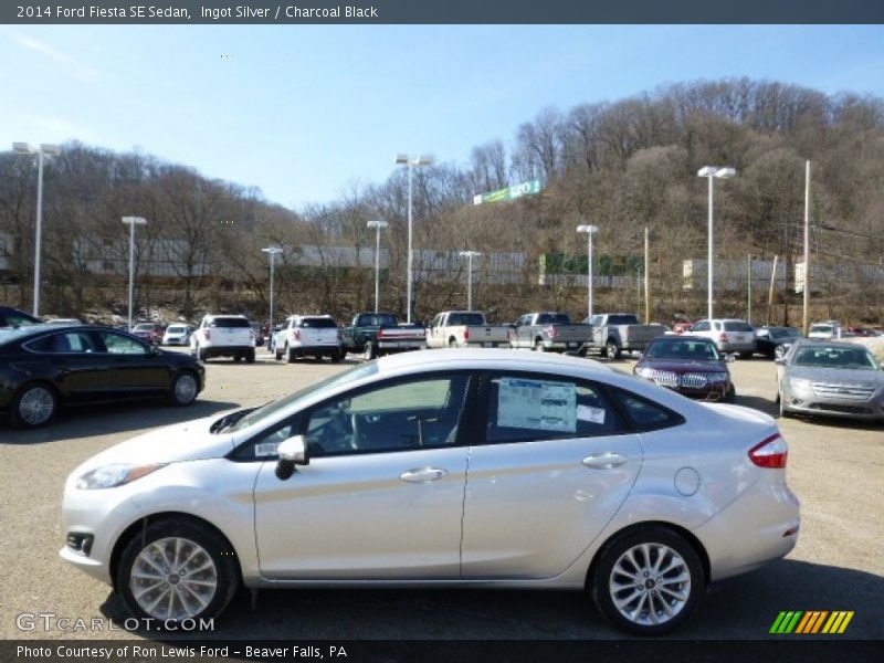 Ingot Silver / Charcoal Black 2014 Ford Fiesta SE Sedan