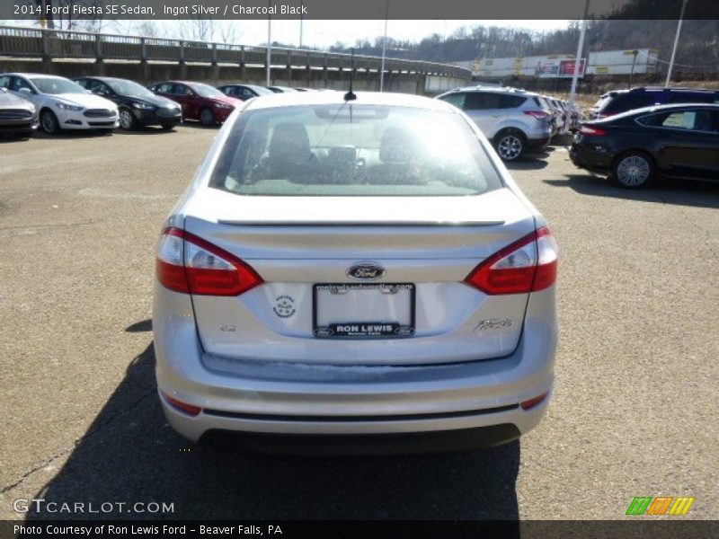 Ingot Silver / Charcoal Black 2014 Ford Fiesta SE Sedan