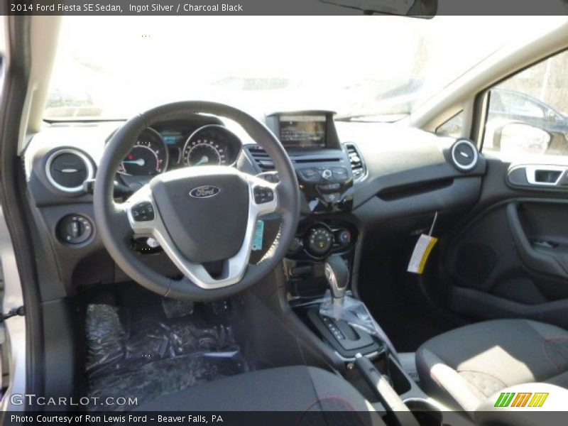 Ingot Silver / Charcoal Black 2014 Ford Fiesta SE Sedan