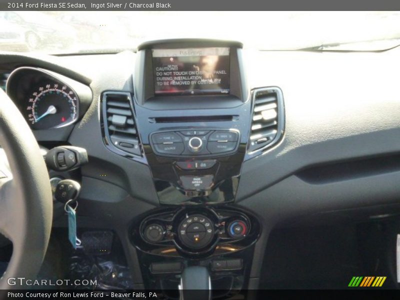 Ingot Silver / Charcoal Black 2014 Ford Fiesta SE Sedan