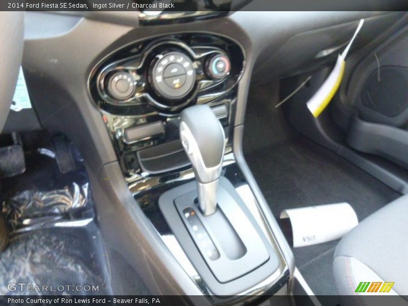 Ingot Silver / Charcoal Black 2014 Ford Fiesta SE Sedan