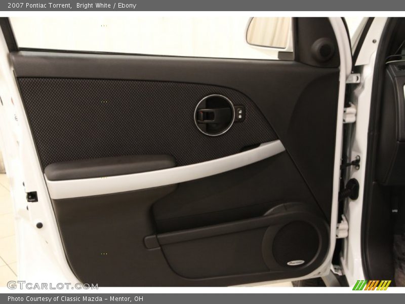 Bright White / Ebony 2007 Pontiac Torrent